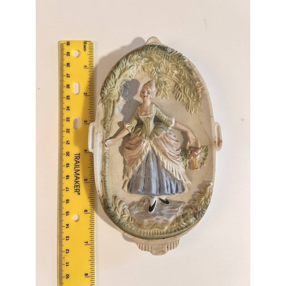 Vtg 1940s Chase Occupied Japan Victorian Courting Lady Bisque Wall Plaque - Picture 6 of 7